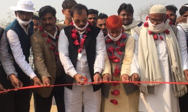 चकिया गांव स्थित क्रिकेट मैदान पर लगान कब क्रिकेट मैच प्रारंभ