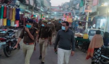 नैनी में अधिकारियों ने पैदल गस्त कर दुकानदारों को किया जागरूक