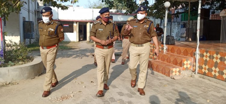ADG IG SSP ने प्रयागराज पुलिस ऑफिस का निरीक्षण कर सुरक्षा की लिए जानकारी