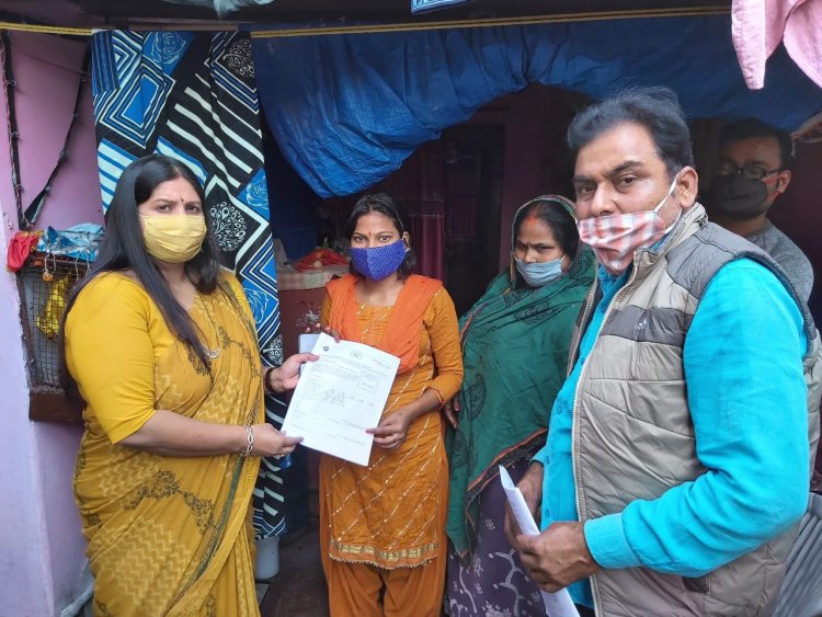नए मतदाताओं को जोड़ने के लिए महापौर ने किया जनसम्पर्क