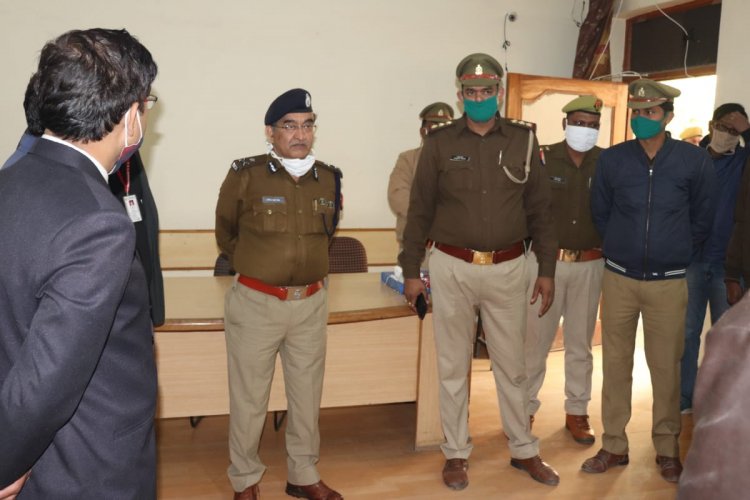 आईजी परिक्षेत्र ने परीक्षा केन्द्र का किया निरीक्षण