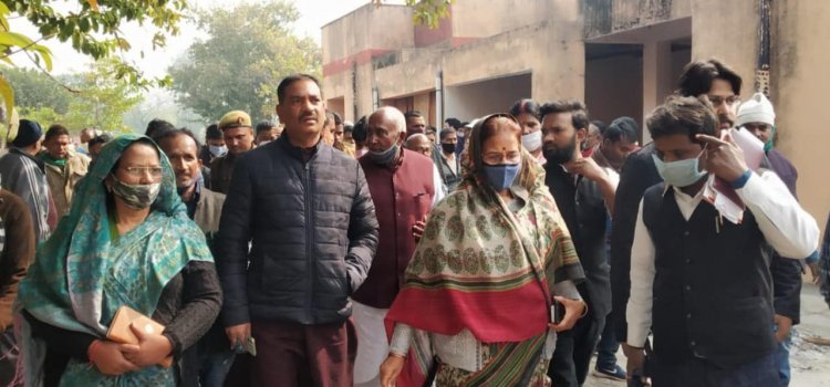 IFFCO में हुए हादसे में मृतक परिवार से मिलकर सांसद केसरी देवी ने पटेल शोक संवेदना प्रकट की