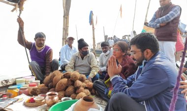 प्रदेश प्रवक्ता रिचा सिंह की माता  के आकस्मिक निधन पर सपाईयों ने शोक प्रकट किया