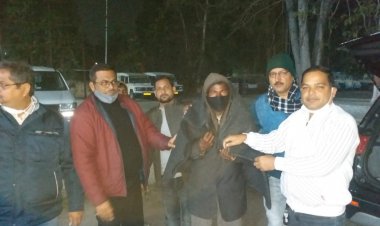 नव वर्ष के दिन गरीब असहाय लोगों को कंबल का वितरण किया गया