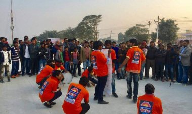 संगम की रेत पर बोनफायर ईवीनिंग कर मनाया गया नुक्कड़ नाट्य अभिनय संस्थान प्रयागराज का स्थापना दिवस