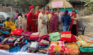 महिला अधिकार संगठन ने माघ मेला क्षेत्र में गरीबों को किया कम्बल और कपड़ों का वितरण