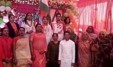 किन्नर अखाड़ा प्रयागराज के माघ मेला सिथत शिविर मे 72 वाँ गणतंत्र दिवस बहुत भव्य तरीक़े से मनाया गया