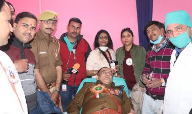 "स्वैच्छिक रक्तदान शिविर" का आयोजन माघ मेले के पुलिस लाइन के मानसरोवर सभागार में किया गया