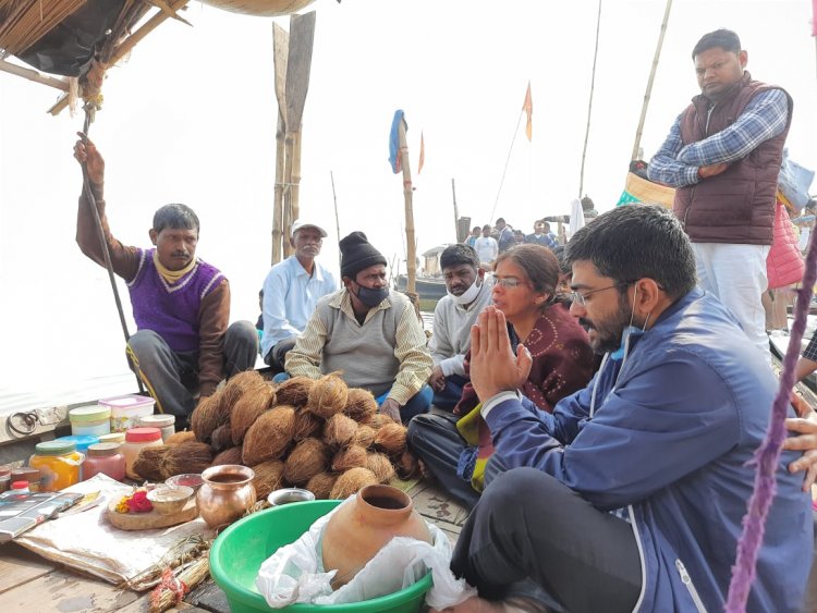 प्रदेश प्रवक्ता रिचा सिंह की माता के आकस्मिक निधन पर सपाईयों ने शोक प्रकट किया