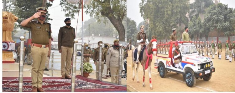 डीआईजी एसएसपी प्रयागराज ने फूल ड्रेस ग्रांड रिहर्सल परेड का किया निरीक्षण