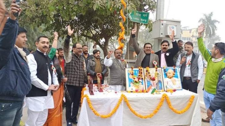 सिविल लाइंस उद्योग व्यापार मंडल के तत्वधान में हर्ष होटल चौराहे पर 72वाँ ध्वजारोहण कार्यक्रम संपन्न हुआ