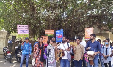 छात्रों की बढ़ती आत्महत्या के मुद्दे को लेकर छात्रों ने निकला जूलूस