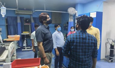 एडीएम सिटी एवं सिटी मजिस्ट्रेट ने अस्पताल का भ्रमण कर इफ्कों पाॅवर प्लांट फूलपुर में घटित घटना के घायलों का जाना हाल
