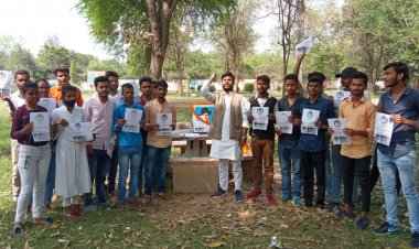 शहीद दिवस के उपलक्ष्य में मिंटो पार्क में संगोष्ठी का आयोजन