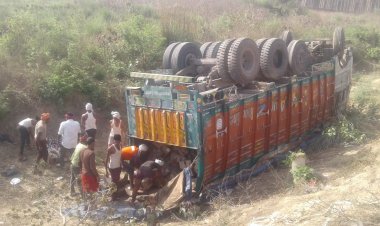 अंग्रेजी शराब से लदी ट्रक पलटी