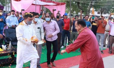 प्रयागराज के रिजर्व पुलिस लाइन  में होली मिलन समारोह का आयोजन