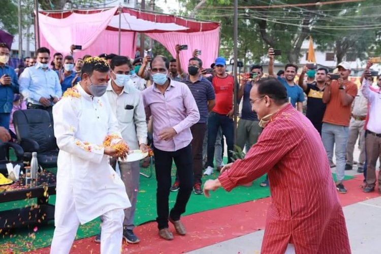 प्रयागराज के रिजर्व पुलिस लाइन में होली मिलन समारोह का आयोजन