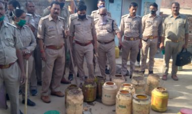 प्रयागराज मे भारी मात्रा कच्ची शराब बरामद