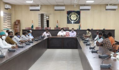 कोरोना महामारी के दृष्टिगत जिला प्रशासन की व्यापारियों संग महत्वपूर्ण बैठक