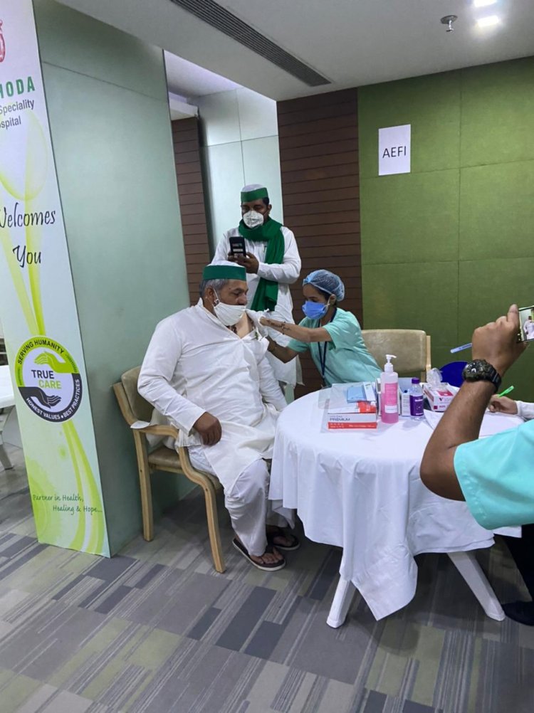 राकेश टिकैत ने कोरोना का टीका लगवाया