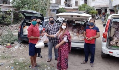 सिविल लाइंस उद्योग व्यापार मंडल ने जरूरतमंदों को राशन व सब्जी किया वितरण