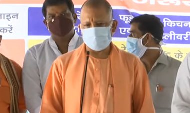 गोंडा- कोविड कमांड सेंटर का CM योगी ने दौरा किया