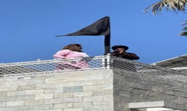 कृषि कानून के विरोध में सिद्धू ने घर पर फहराया काला झंडा