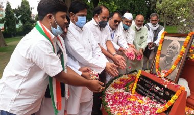 देश के पूर्व प्रधानमंत्री पं०नेहरू की पुण्यतिथि पर कांग्रेसियों ने किया स्मरण