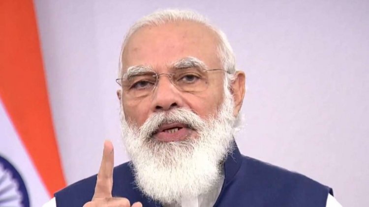 वैक्सीन विदेश भेजने वाले पोस्टर में FIR, राहुल-प्रियंका बोले- हमें करो गिरफ्तार