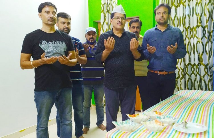 देश भर मे कोरोना से हुई मौत पर जुमा बाद हुई मग़फिरत की दुआ