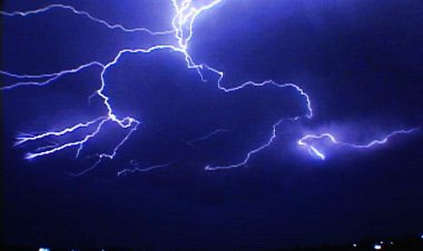 प्रयागराज : आकाशीय बिजली की चपेट मे आने से एक की मौत