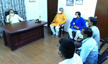 कोरोना से प्रभावित परिवार एवं युवाओं को रोजगार से जोड़कर स्वावलम्बी बनायेंगे - सिद्धार्थ नाथ सिंह