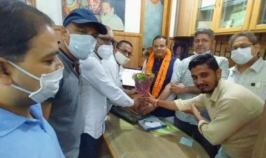 सिविल लाइन्स उद्योग व्यापार मंडल ने डॉक्टर पवन जायसवाल को संरक्षक एवं वित्त सलाहकार मनोनीत किया