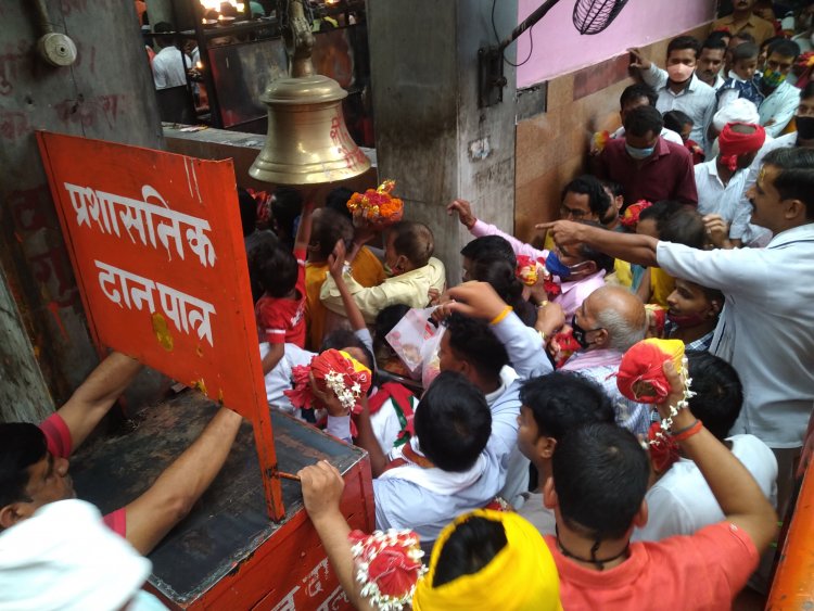 ज्येष्ठ पूर्णिमा पर विंध्यधाम उमड़े दर्शनार्थी, किया विंध्यवासिनी का दर्शन-पूजन