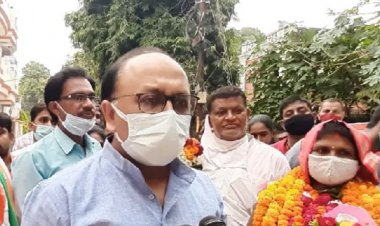 प्रयागराज : भगवतपुर के पहले चुनाव में सब्जी बेचने वाली बनी प्रमुख