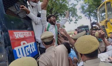 पेट्रोल डीजल की बढ़ी दरों के खिलाफ प्रदर्शन, गिरफ्तार किए गये कांग्रेसी