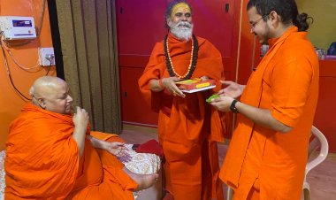 योगी सरकार की जनसंख्या नीति काे जगद्गुरू रामभद्राचार्य व अखाडा परिषद अध्यक्ष नरेंद्र गिरि ने सराहा