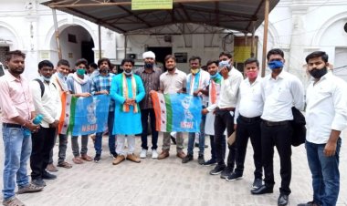 एनएसयूआई ने इलाहाबाद विश्वविद्यालय छात्रों के लिए अलग से वैक्सिनेशन की मांग के लिए जिलाधिकारी को ज्ञापन सौंपा