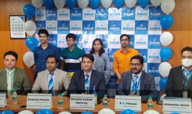 प्रयागराज से एनटीएसई टॉपर छात्र अनूप सिंह सम्मानित