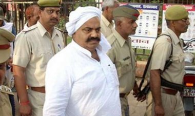 पूर्व सांसद अतीक अहमद पर हत्या के दो मुकदमों में आरोप तय