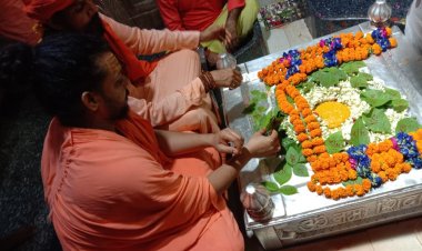 प्राचीन आनंदेश्वर शिव मंदिर में प्रथम श्रावण मास के सोमवार पर दर्शन के लिए उमड़ी भक्तों की भीड़