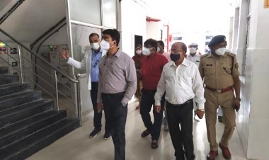 जिलाधिकारी ने फूलपुर सामुदायिक स्वास्थ्य केन्द्र एवं ऑक्सीजन प्लांट का निरीक्षण कर दिया निर्देश