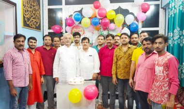 मनकुन्तो मौला फा हाज़ा अली उन मौला की होती रही महफिलों में गूंज