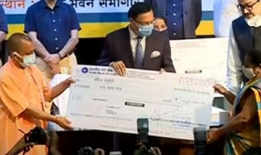 कोरोना काल में दिवंगत पत्रकारों के परिजनों को मुख्यमंत्री ने सौंपा 10—10 लाख रुपये का चेक