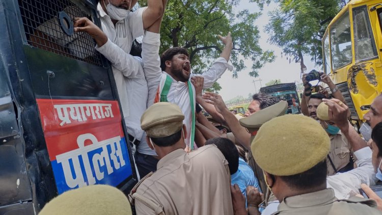 पेट्रोल डीजल की बढ़ी दरों के खिलाफ प्रदर्शन, गिरफ्तार किए गये कांग्रेसी