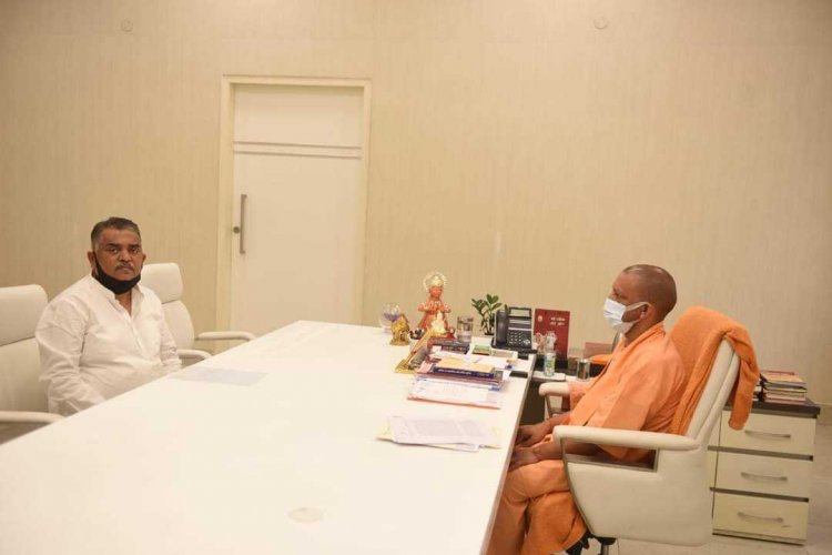पूर्व प्रधानमंत्री चन्द्रशेखर के पौत्र एमएलसी रविशंकर सिंह की सीएम योगी से मुलाकात से चढ़ा राजनीतिक पारा