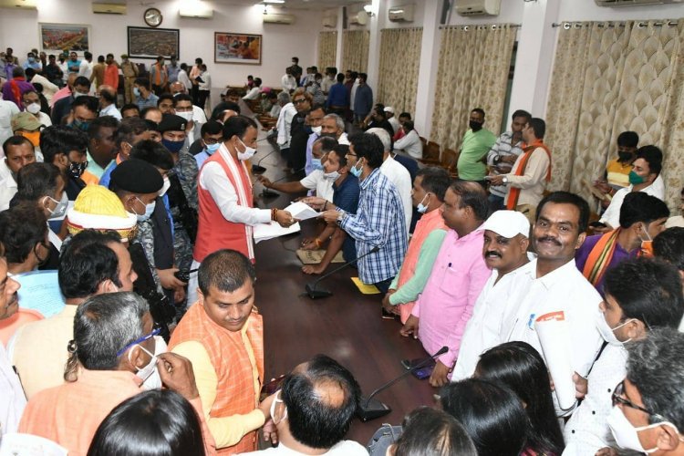 पूर्व पार्षद ने बढ़े वाटर टैक्स वापस कराने व भ्रष्टाचार के जांच की मांग की