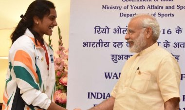 प्रधानमंत्री ने पीवी सिंधु को बताया राष्ट्र का गौरव