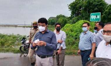 जिलाधिकारी बाढ़ प्रभावित क्षेत्र का लगातार कर रहे निरीक्षण