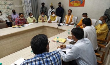 उपमुख्यमंत्री ने अयोध्या से चित्रकूट तक बनने वाले राम वनगमन मार्ग के कार्यों की समीक्षा की